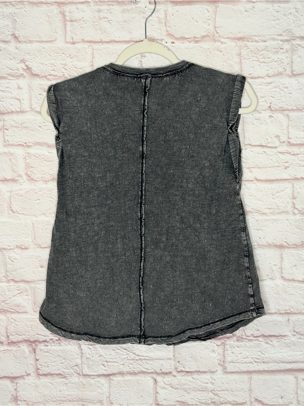 Pilcro Washed Black Sleeveless Crew Tank - Picture 4 of 10